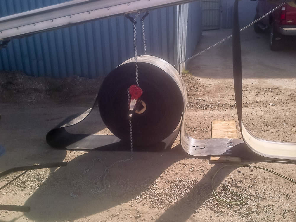 Conveyor belt installation